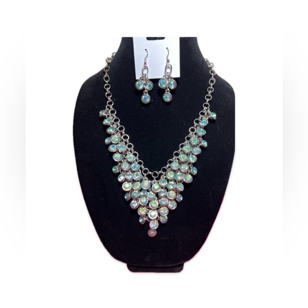Multilayered Necklace & Earrings Set in Silver Tone Metal and Iridescent Stones
